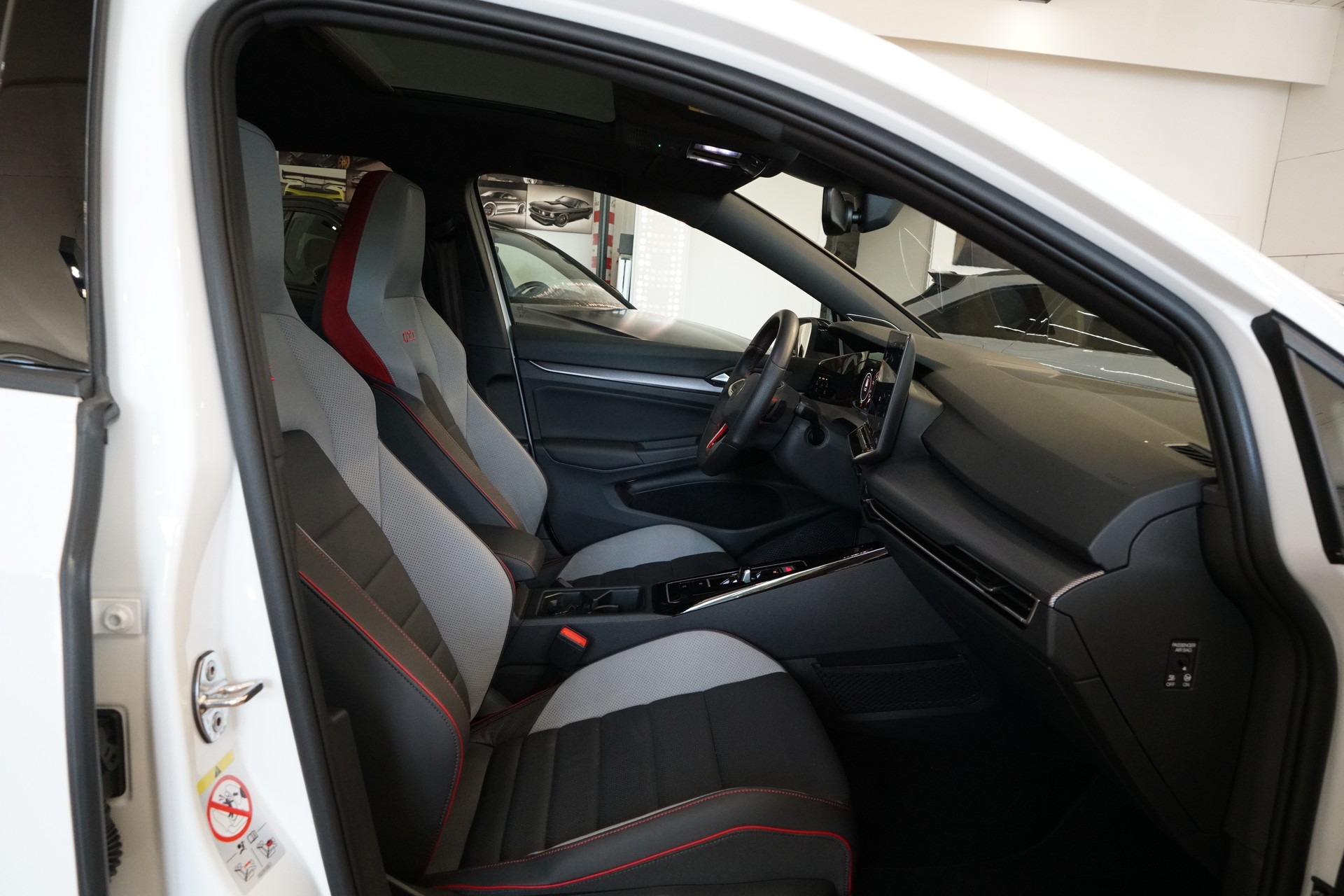 VW Golf 2.0 TSI GTI DSG-image-24