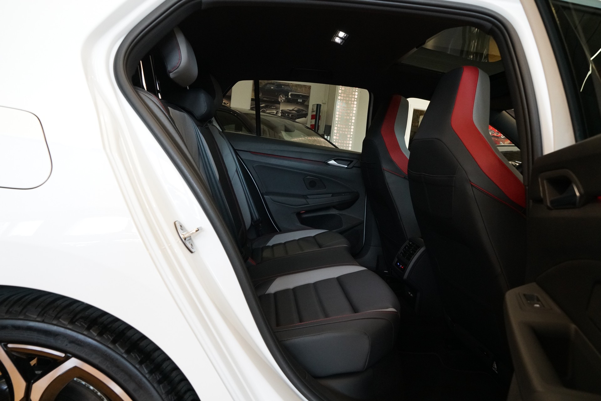 VW Golf 2.0 TSI GTI DSG-image-21
