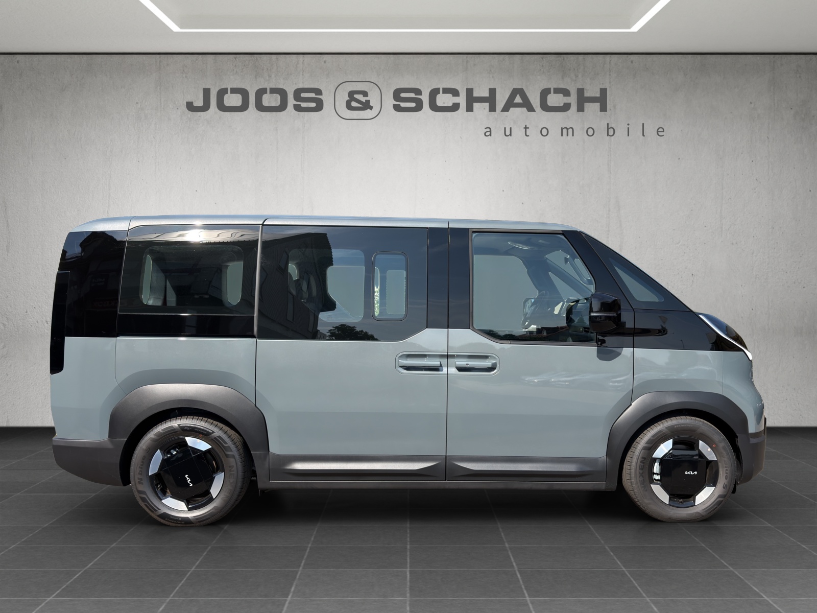 KIA PV5 Passenger 71.2 kWh Plus-image-3