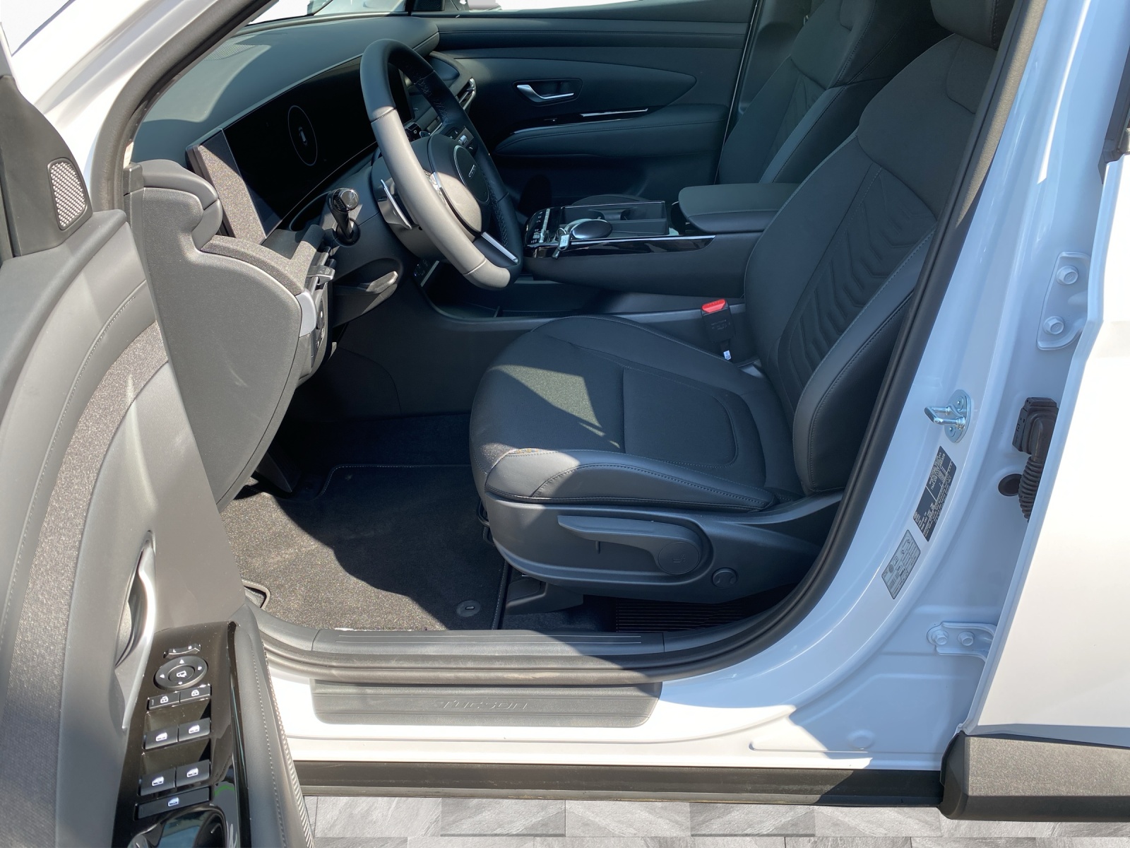 HYUNDAI Tucson 1.6 T-GDi HEV Amplia 4WD-image-9