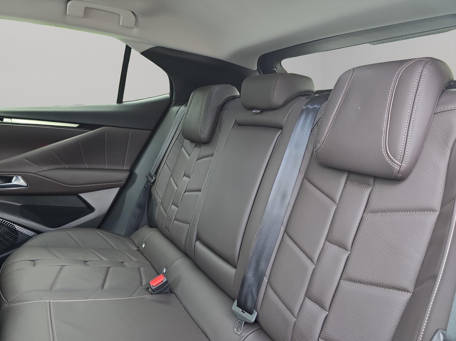 DS AUTOMOBILES 4 1.2 Hybrid Antoine de Saint Exupéry-image-9