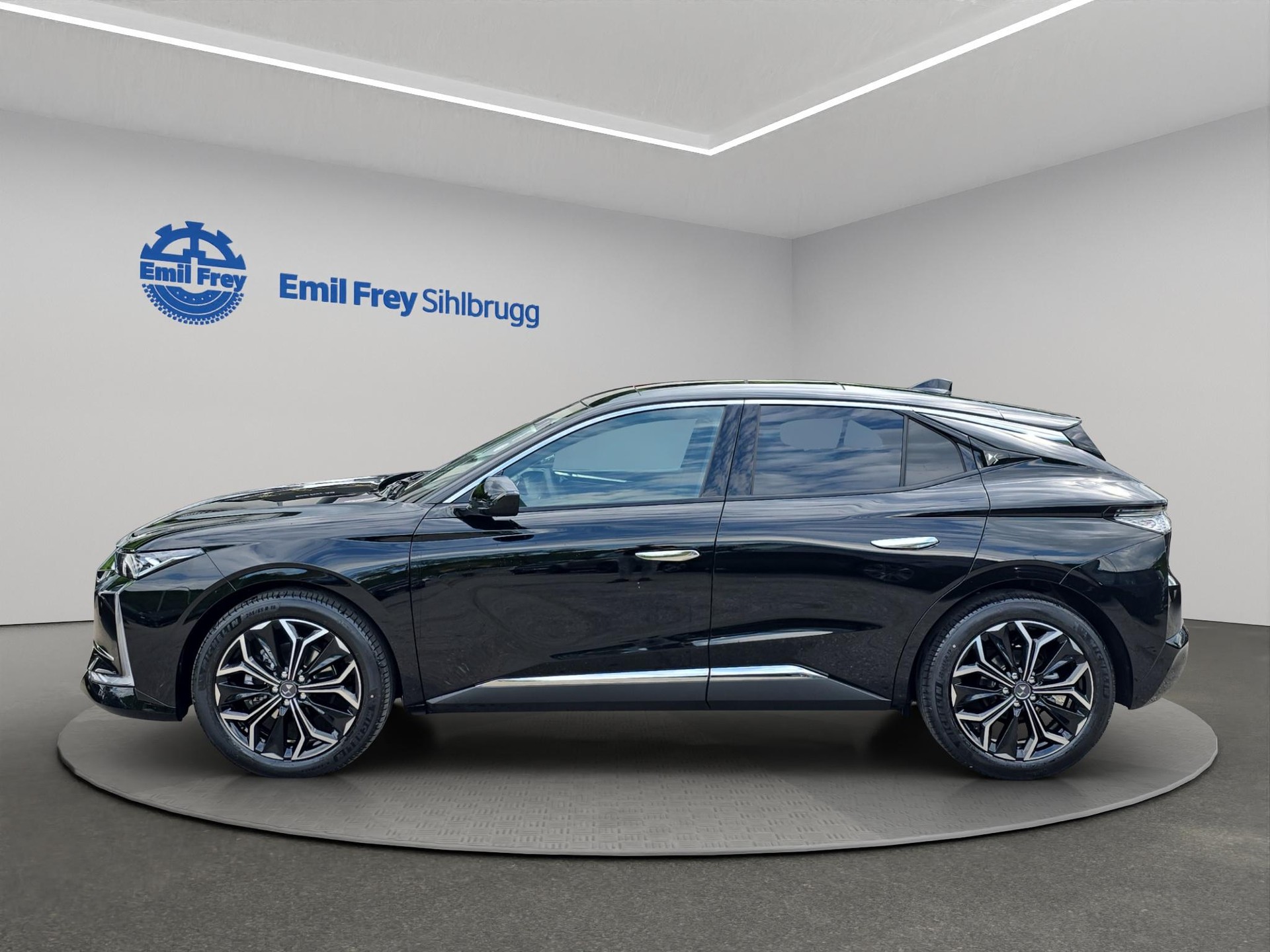 DS AUTOMOBILES 4 1.2 Hybrid Antoine de Saint Exupéry-image-1