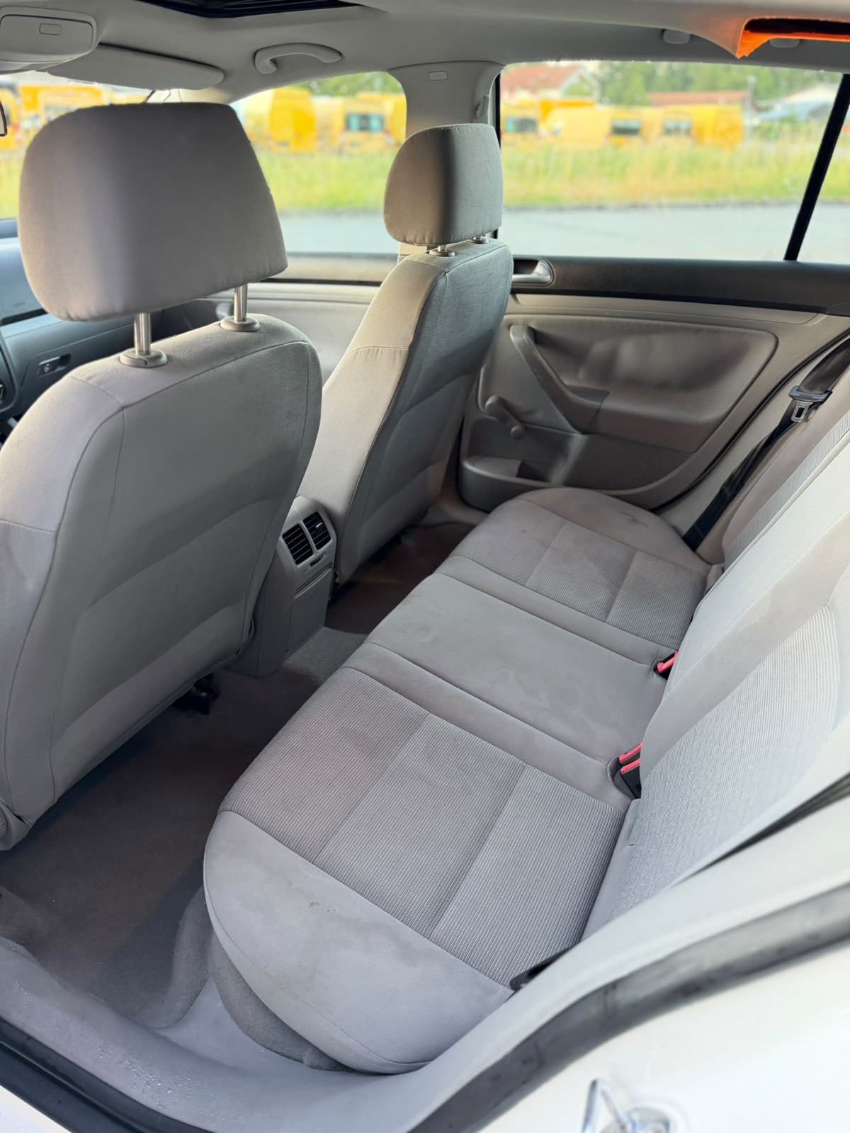 VW Golf 1.9 TDI Trendline-image-5
