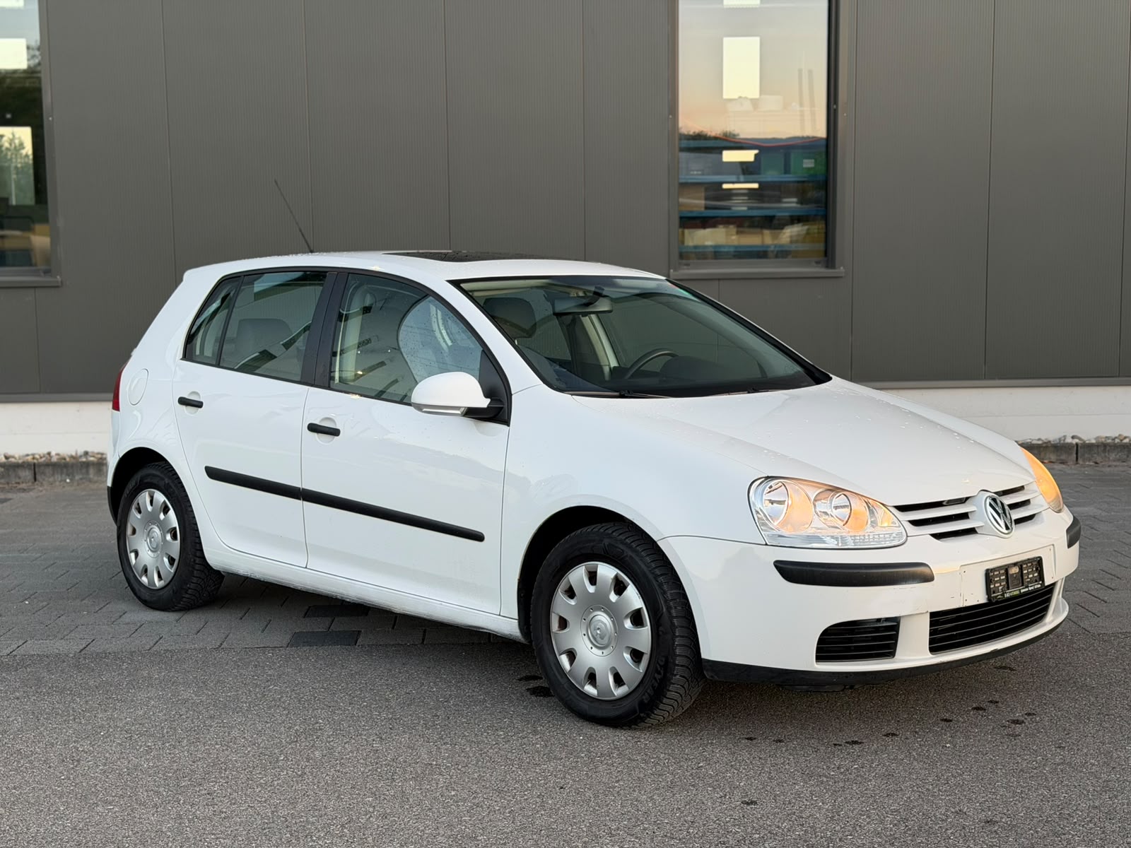 VW Golf 1.9 TDI Trendline-image-1