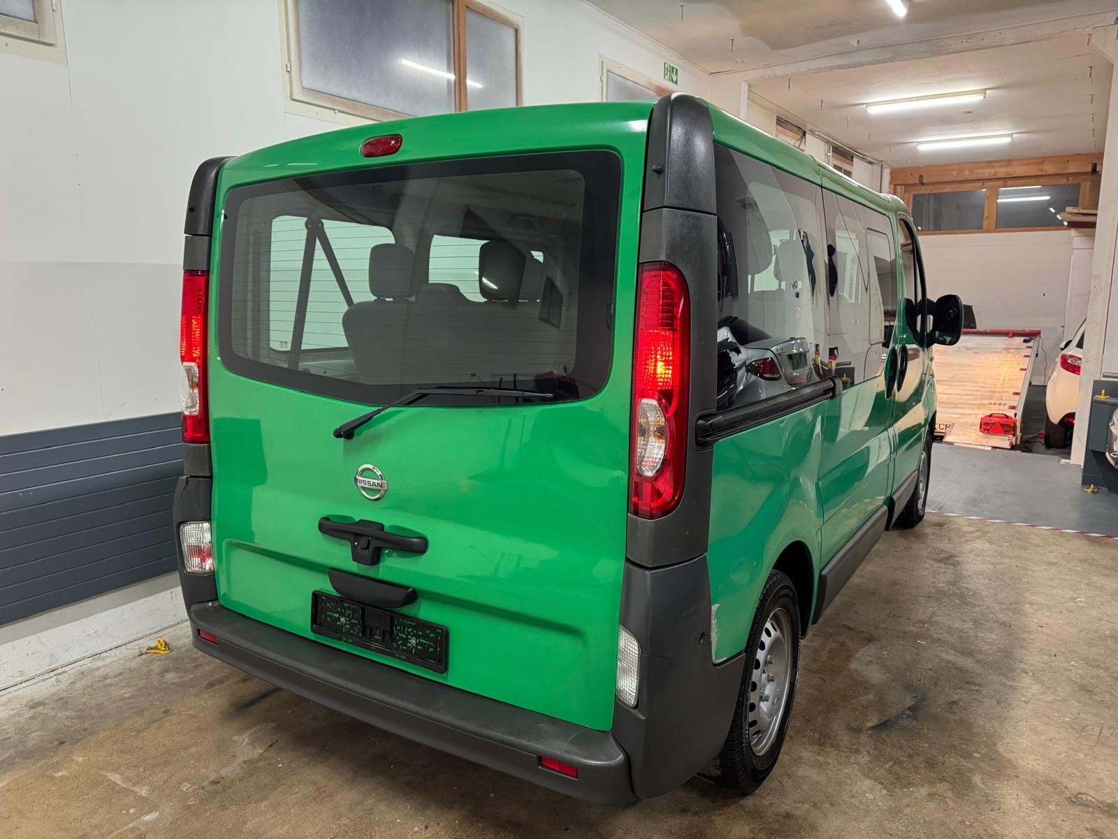 NISSAN Primastar 2.0dCi 90 Comfort 8 Plätze-image-1