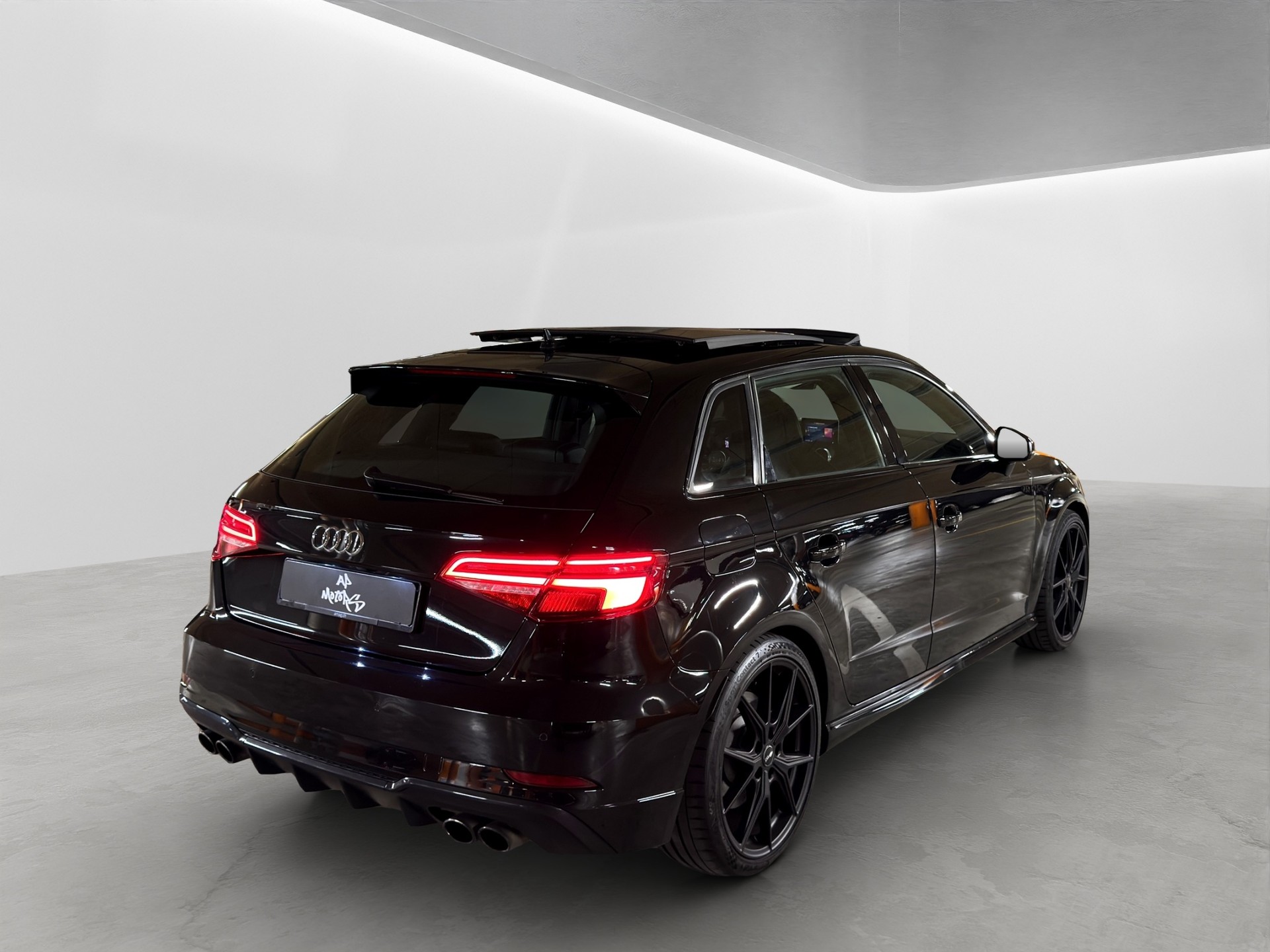 AUDI S3 Sportback 2.0 TFSI quattro S-tronic-image-3
