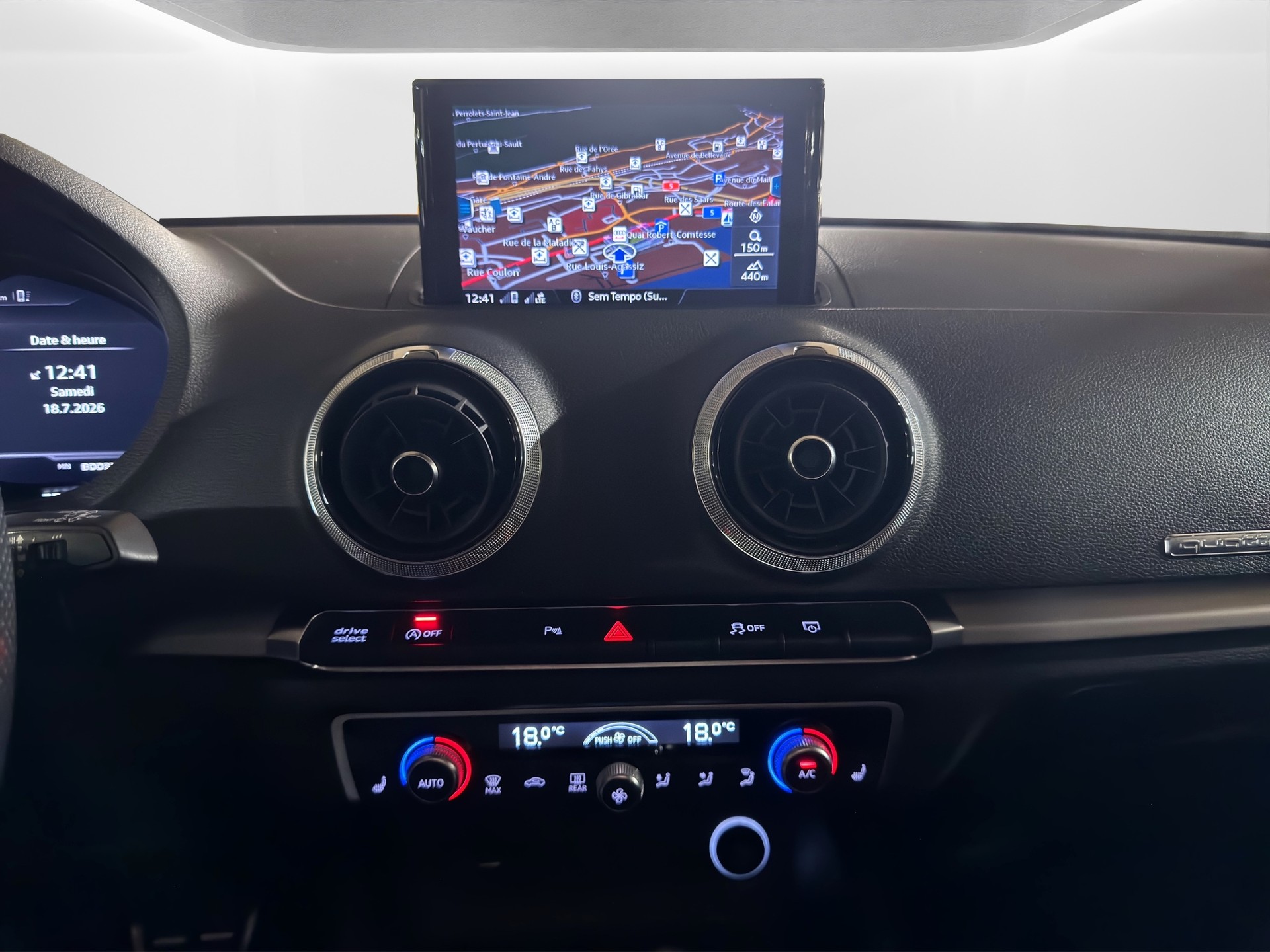 AUDI S3 Sportback 2.0 TFSI quattro S-tronic-image-15