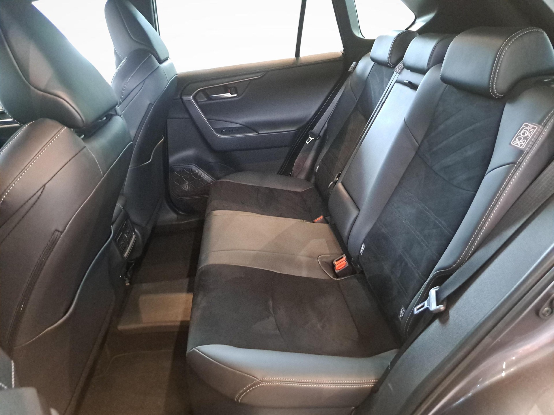 TOYOTA RAV4 2.5 Plug-In-Hybrid GR Sport-image-10