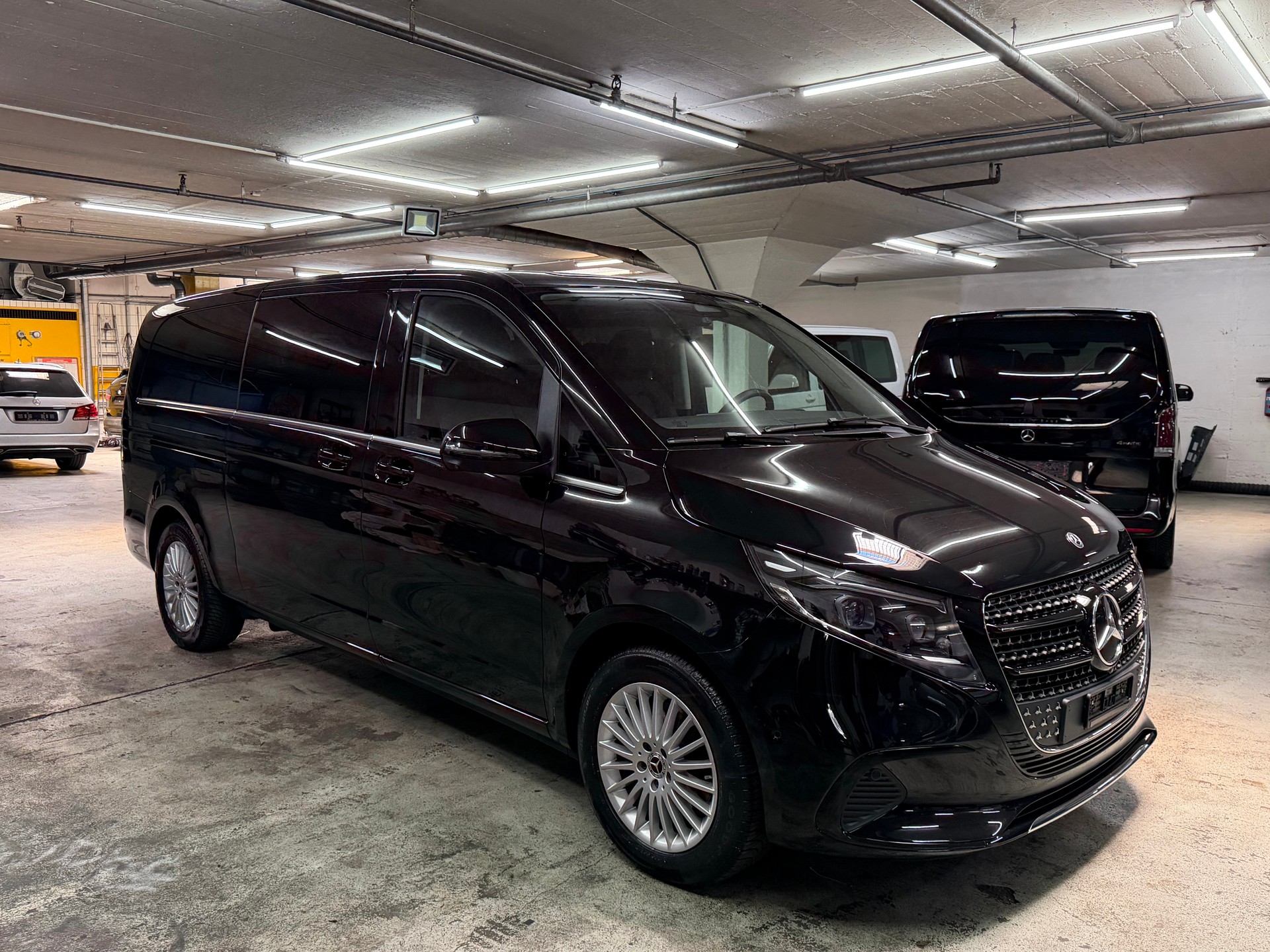 MERCEDES-BENZ V 300 d extralang Avantgarde 9G-Tronic-image-14