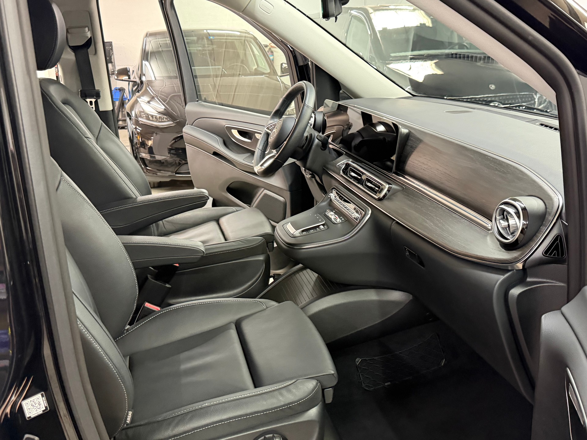 MERCEDES-BENZ V 300 d extralang Avantgarde 9G-Tronic-image-12