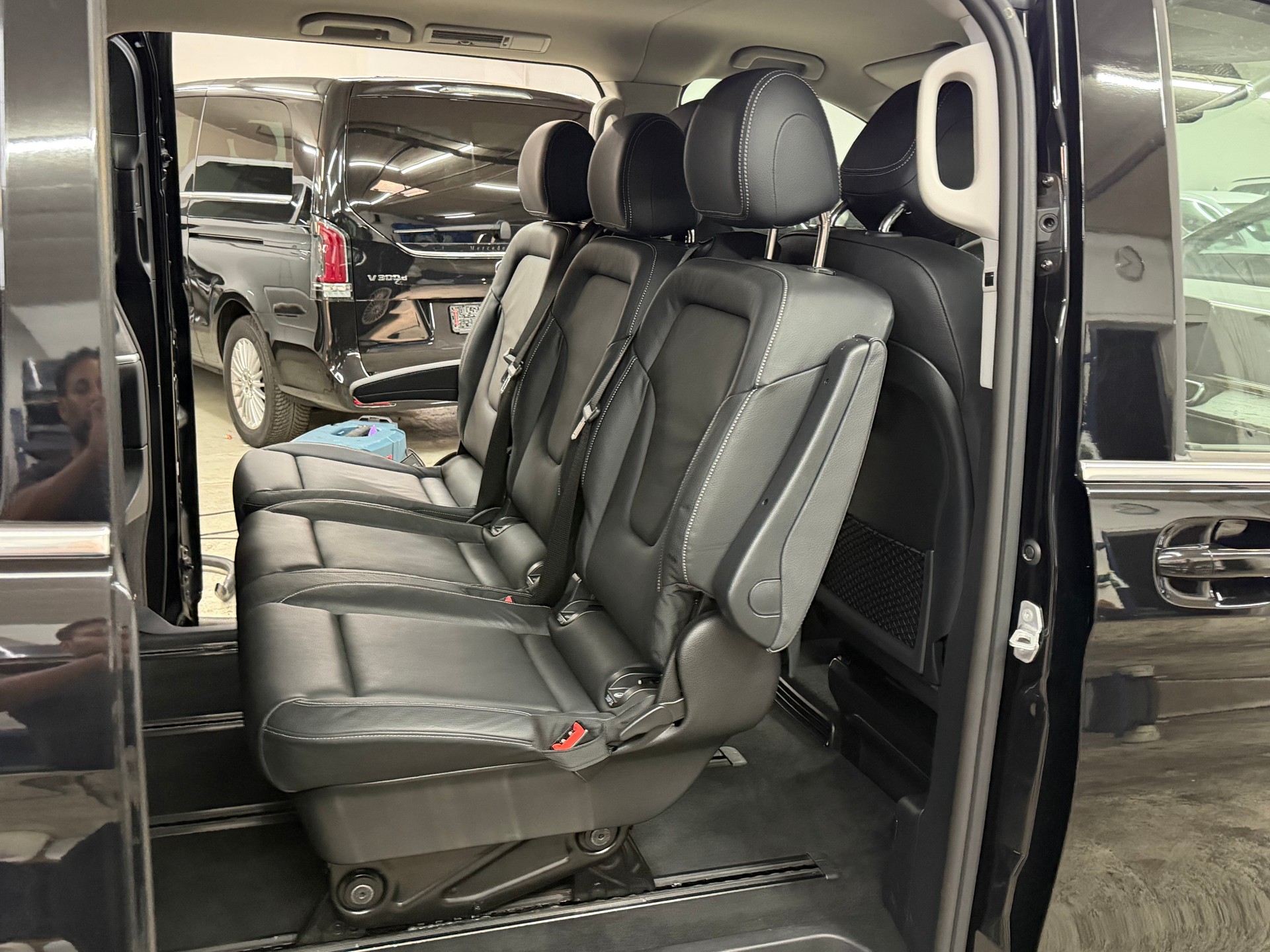 MERCEDES-BENZ V 300 d extralang Avantgarde 9G-Tronic-image-10