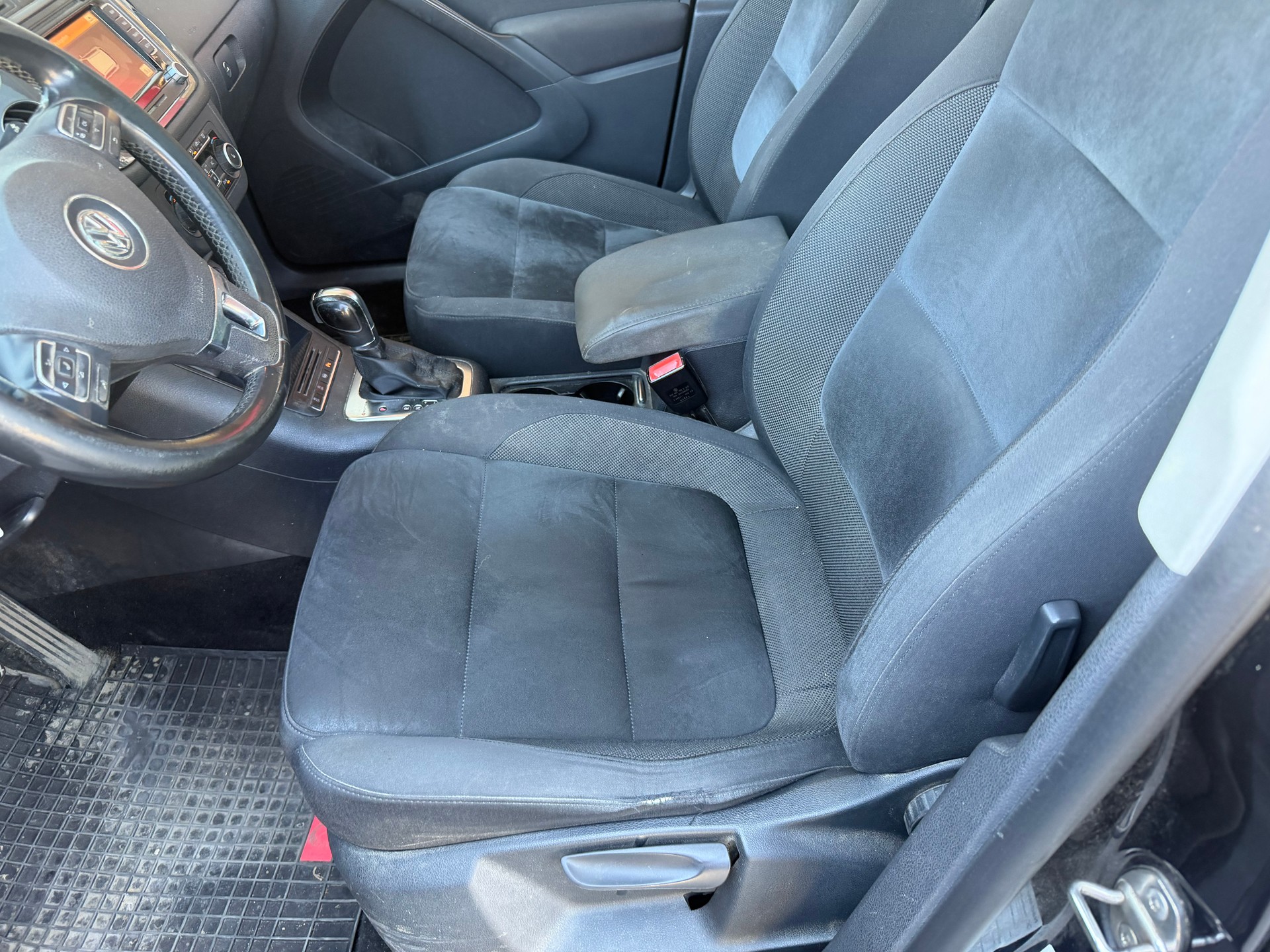 VW Tiguan 2.0 TDI BlueMotion Sport&Style 4Motion DSG-image-5