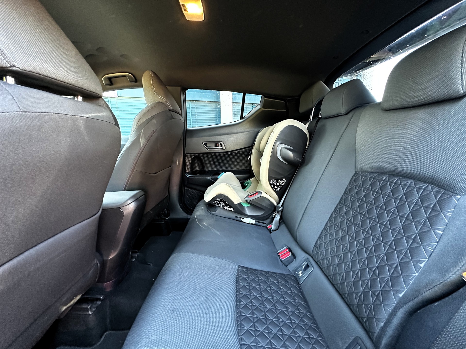 TOYOTA C-HR 2.0 HSD CVT Trend-image-11