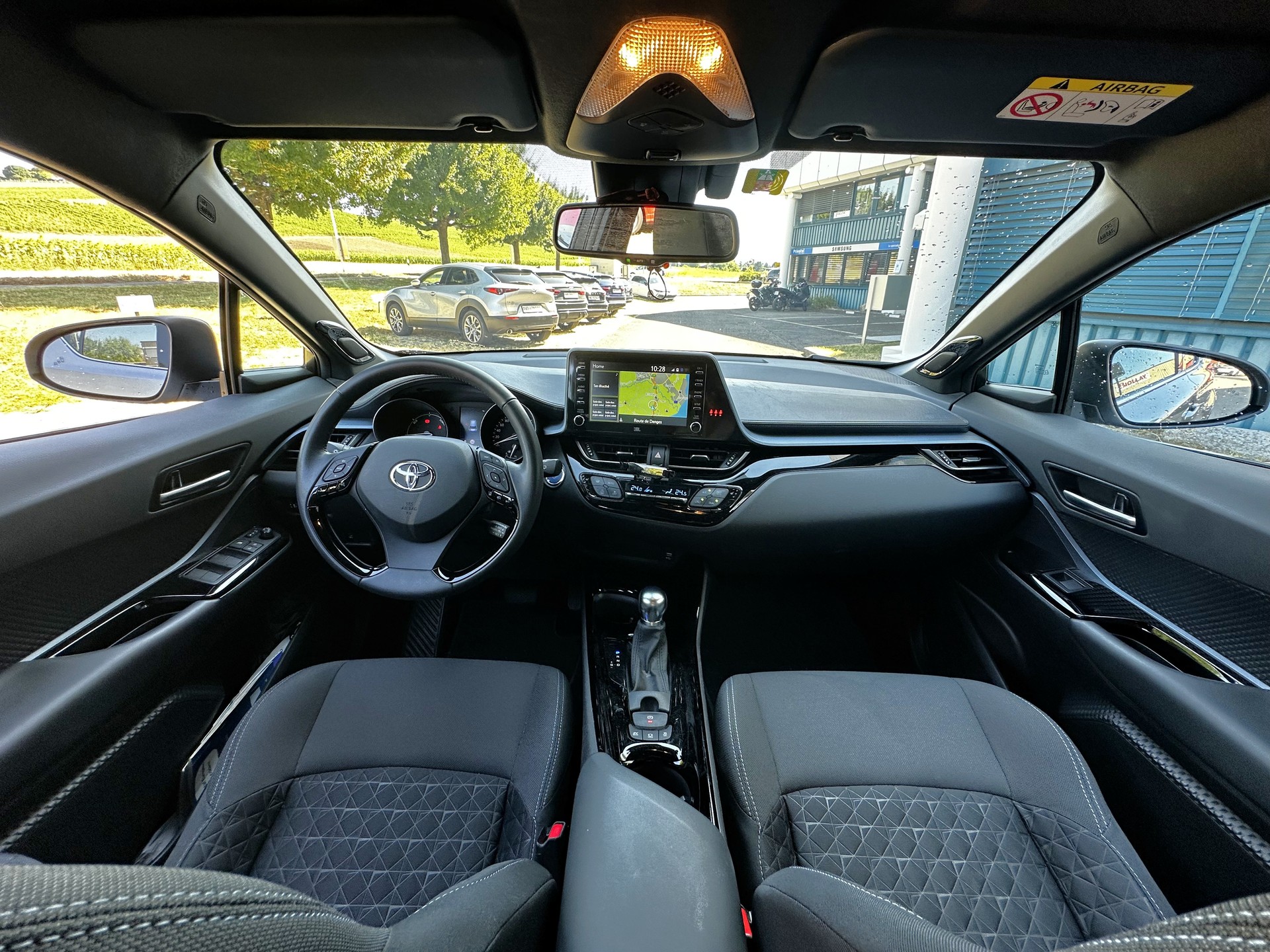 TOYOTA C-HR 2.0 HSD CVT Trend-image-7