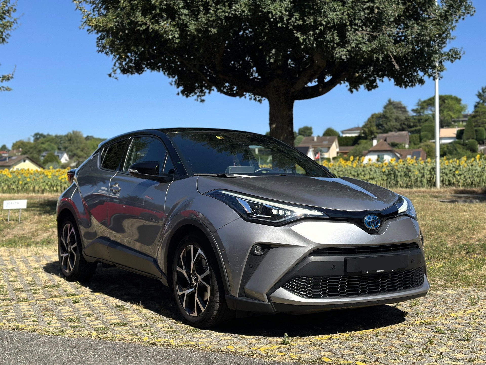 TOYOTA C-HR 2.0 HSD CVT Trend-image-1
