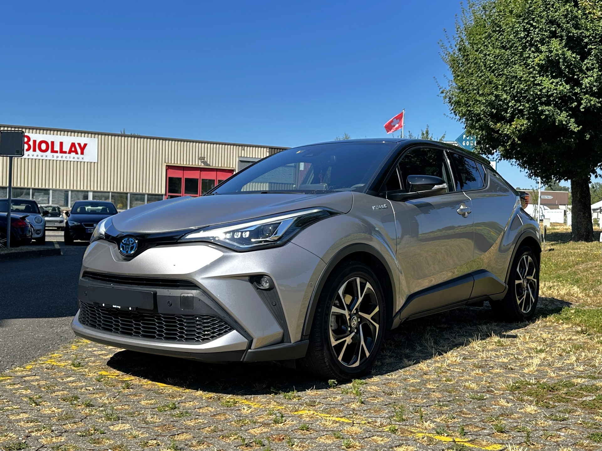 TOYOTA C-HR 2.0 HSD CVT Trend-image-0