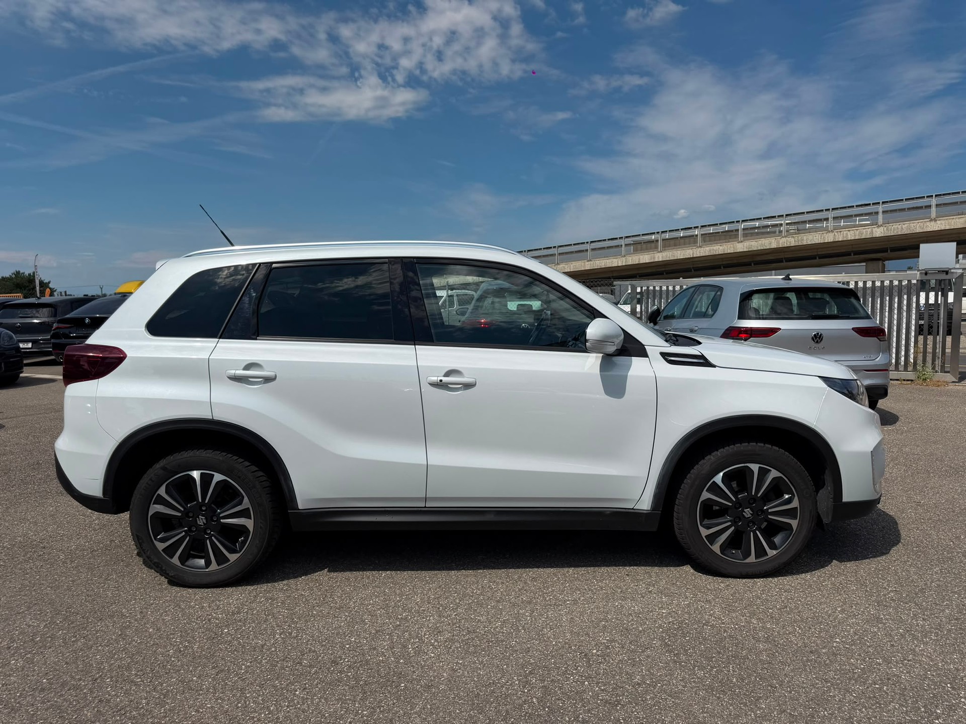 SUZUKI Vitara 1.5 Hybrid Edition 35 4x4 AGS-image-6