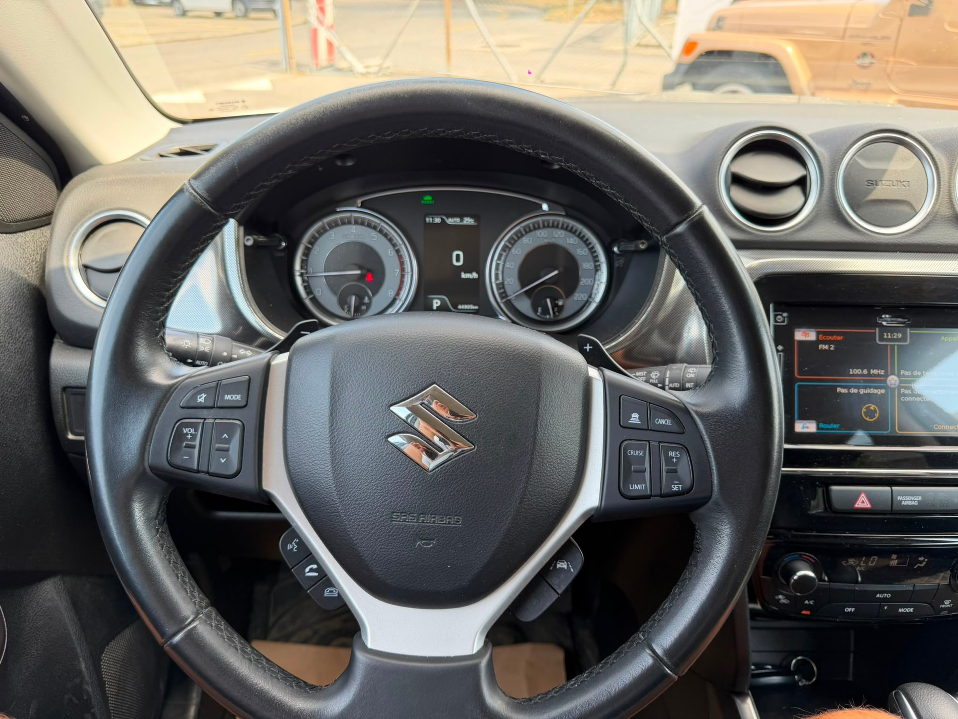 SUZUKI Vitara 1.5 Hybrid Edition 35 4x4 AGS-image-13