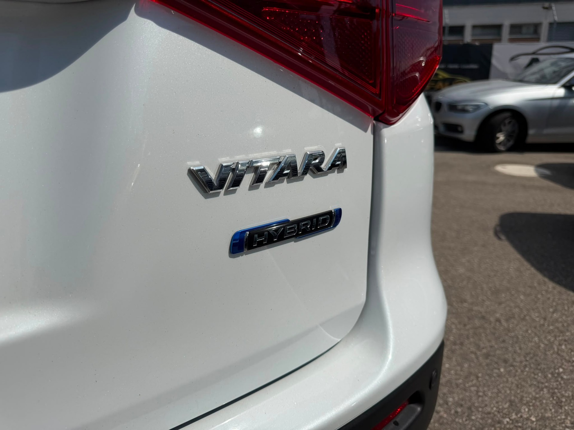 SUZUKI Vitara 1.5 Hybrid Edition 35 4x4 AGS-image-8