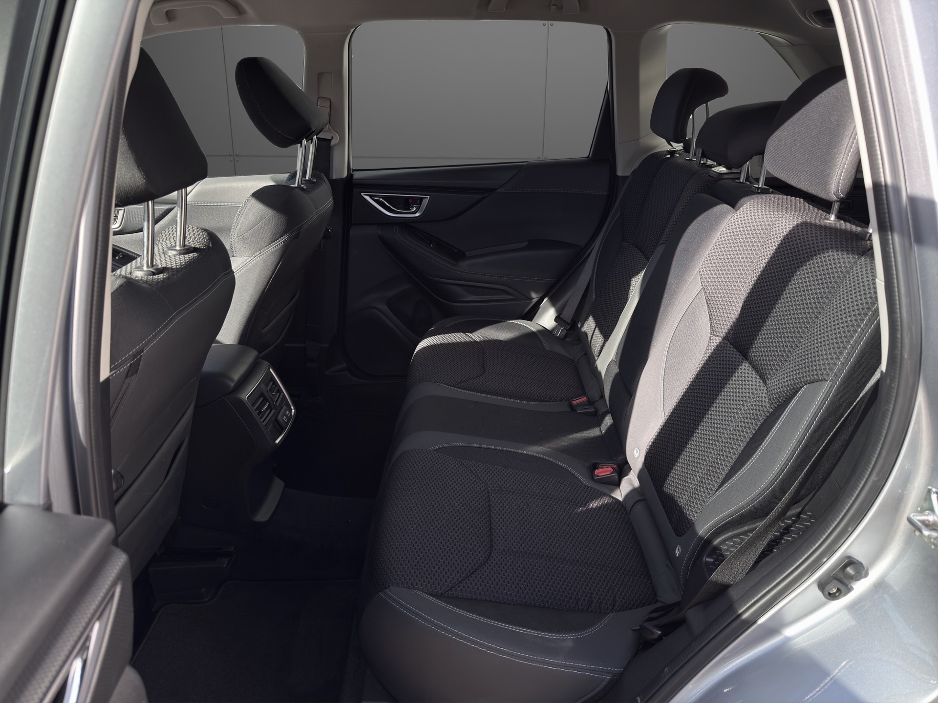 SUBARU Forester 2.0i e-Boxer Advantage Lineartronic-image-7