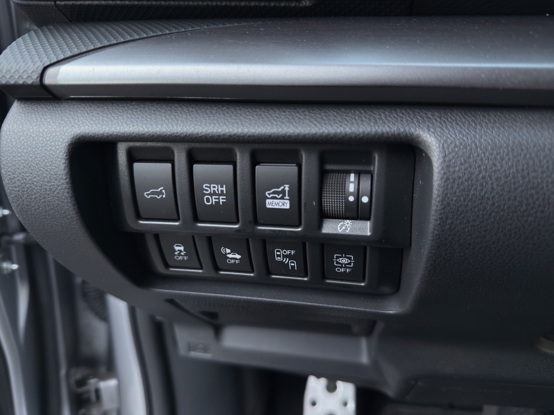 SUBARU Forester 2.0i e-Boxer Advantage Lineartronic-image-14
