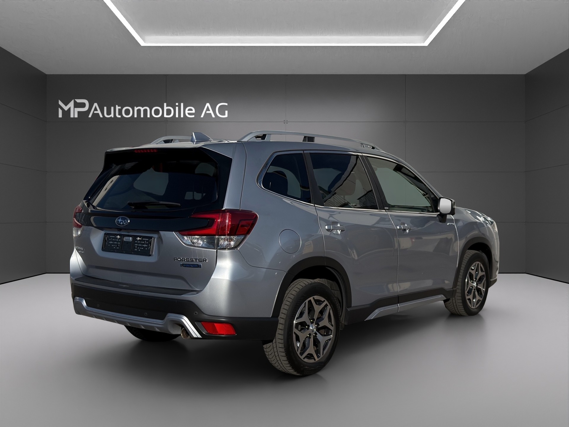 SUBARU Forester 2.0i e-Boxer Advantage Lineartronic-image-2