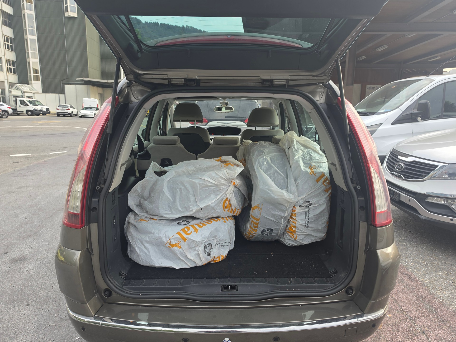 CITROEN Grand C4 Picasso 2.0 HDI Exclusive BMP6-image-10