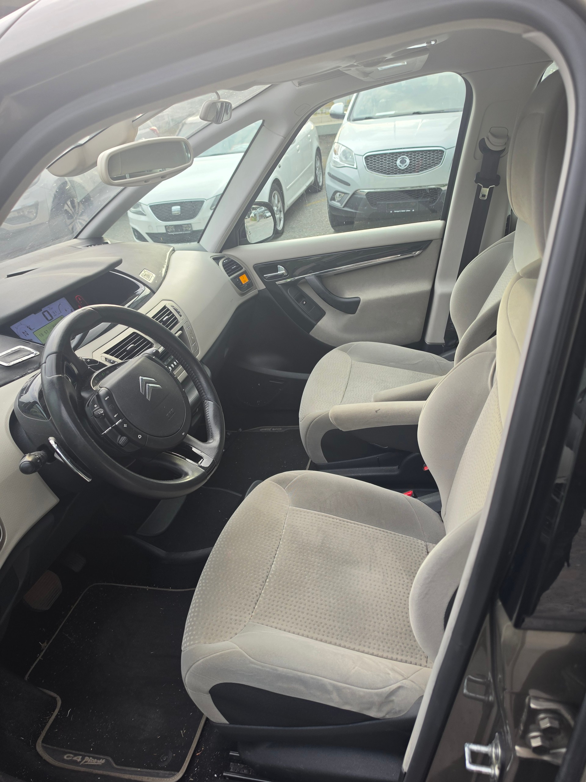 CITROEN Grand C4 Picasso 2.0 HDI Exclusive BMP6-image-8