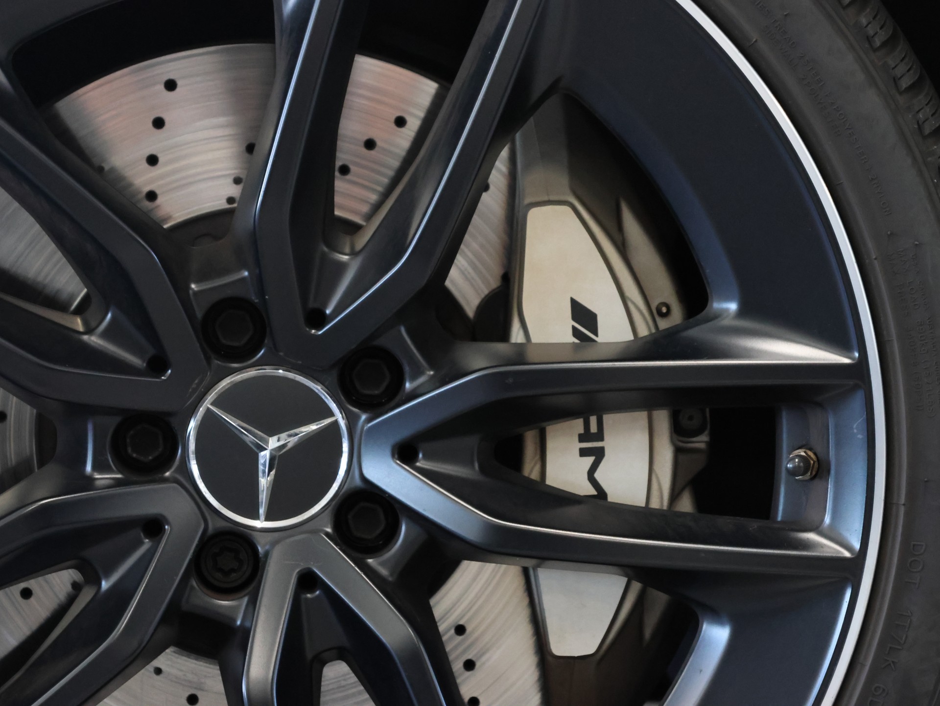 MERCEDES-BENZ AMG E 53 4Matic+ Speedshift 9G-TCT *360 Kamera* *Panoramadach* *Burmester*-image-10