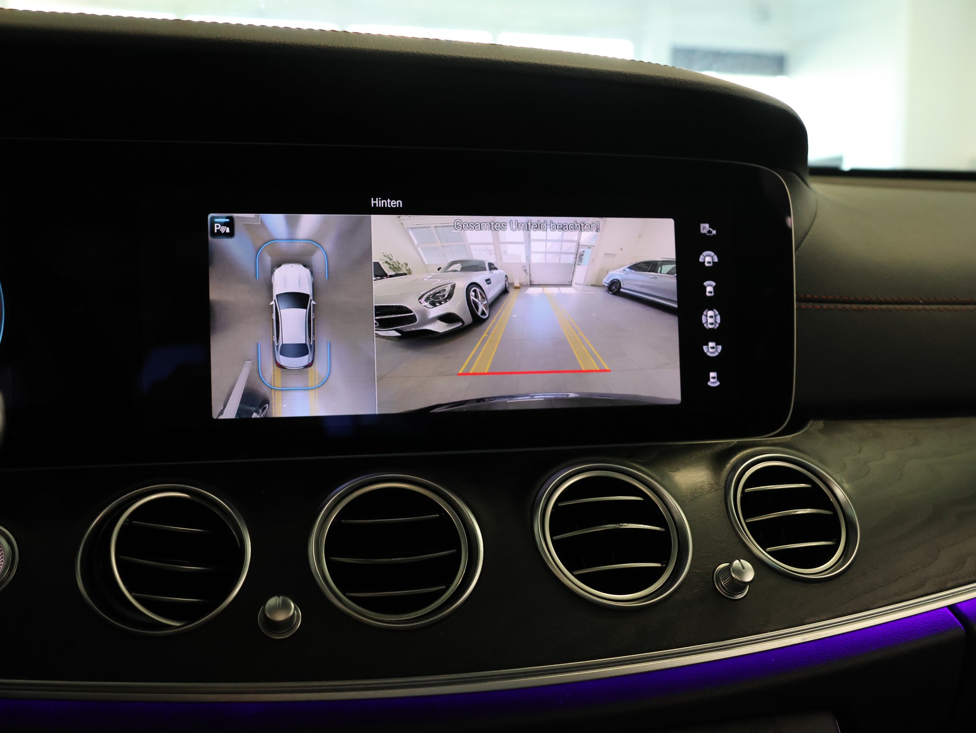 MERCEDES-BENZ AMG E 53 4Matic+ Speedshift 9G-TCT *360 Kamera* *Panoramadach* *Burmester*-image-16
