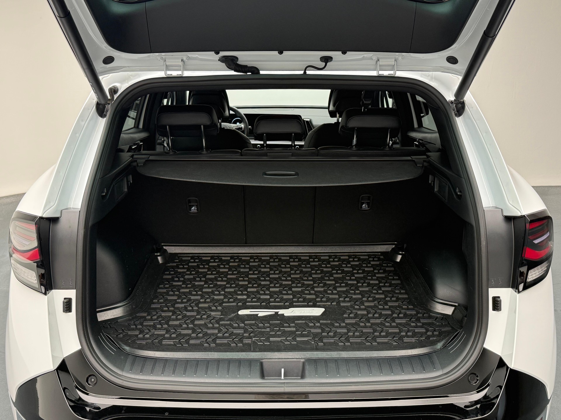 KIA Sportage 1.6 T-GDi PHEV GT-Line-image-11