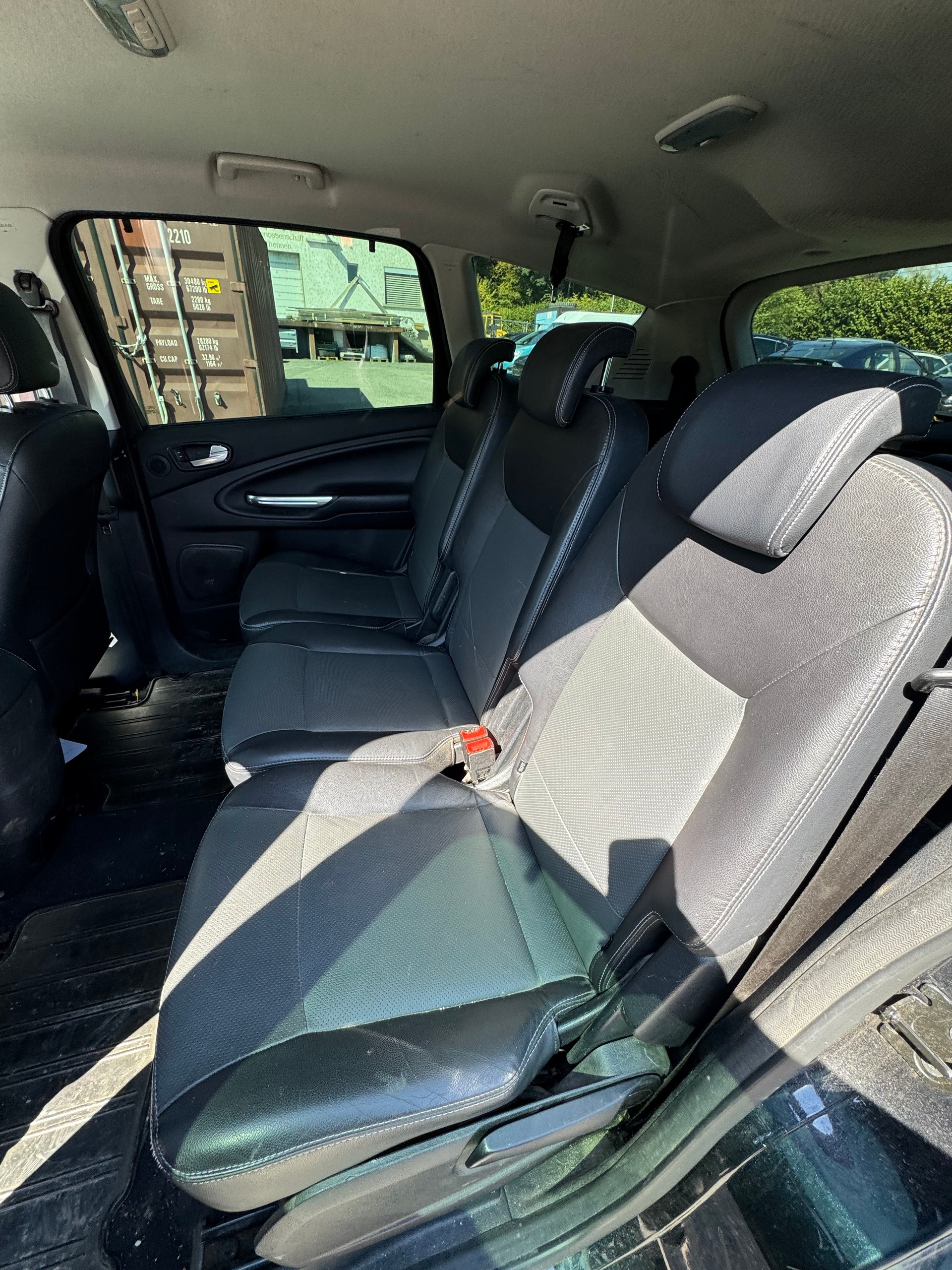FORD S-Max 2.0 TDCi Titanium-image-9