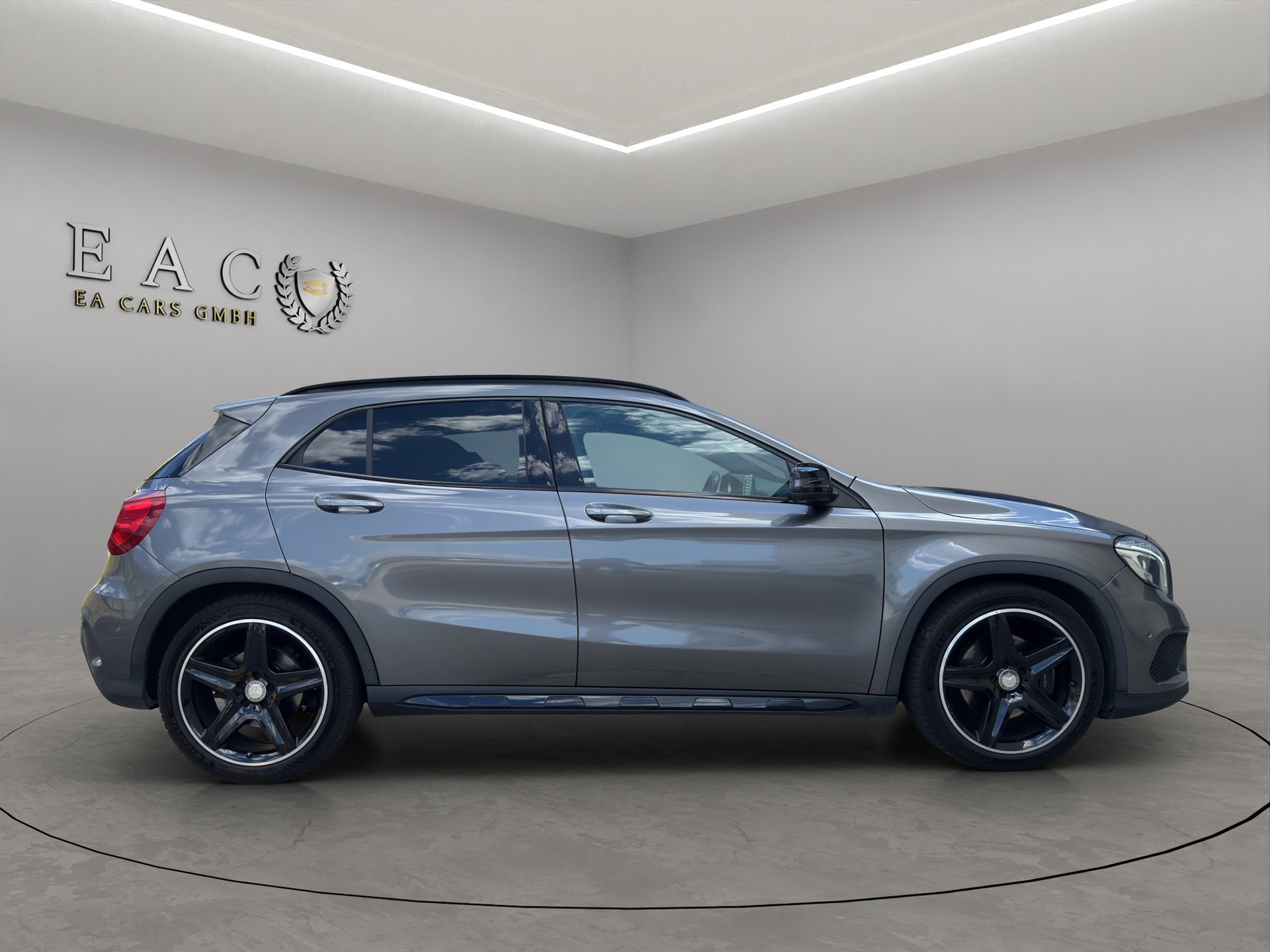 MERCEDES-BENZ GLA 250 AMG Line 4Matic 7G-DCT-image-5