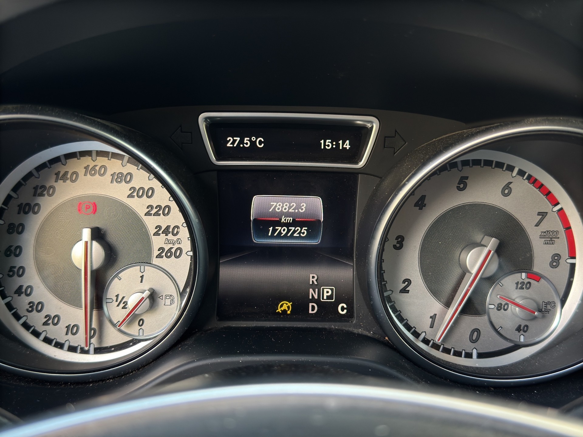 MERCEDES-BENZ GLA 250 AMG Line 4Matic 7G-DCT-image-9