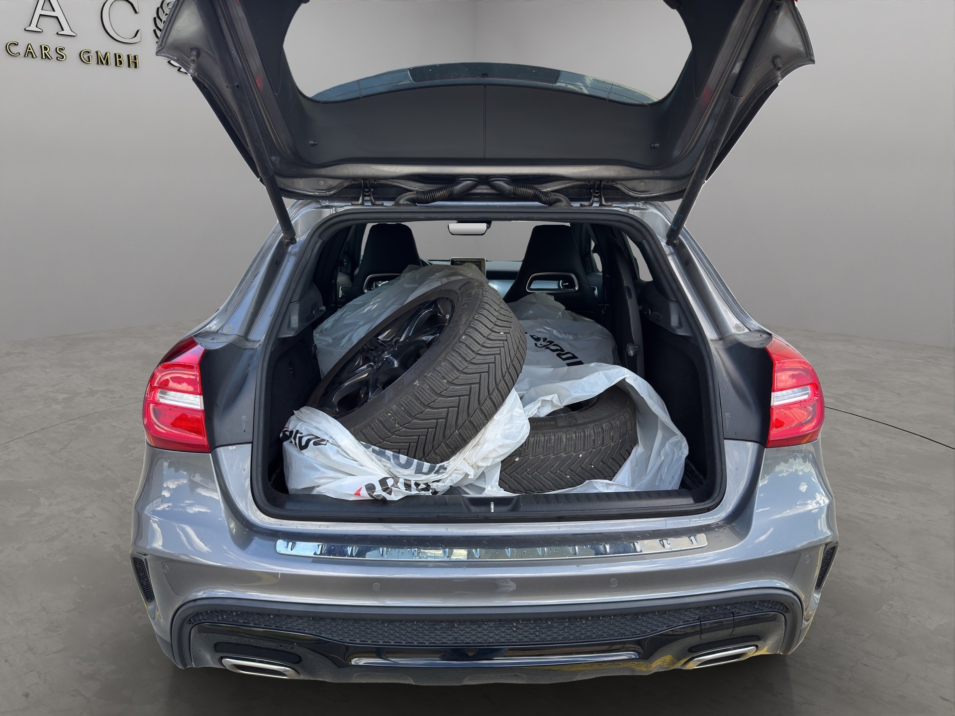 MERCEDES-BENZ GLA 250 AMG Line 4Matic 7G-DCT-image-13