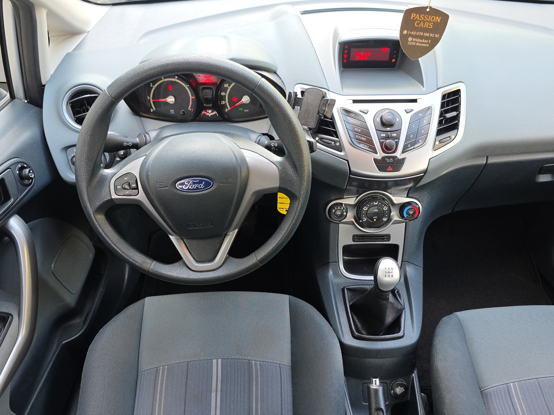 FORD Fiesta 1.25 16V Ambiente-image-10