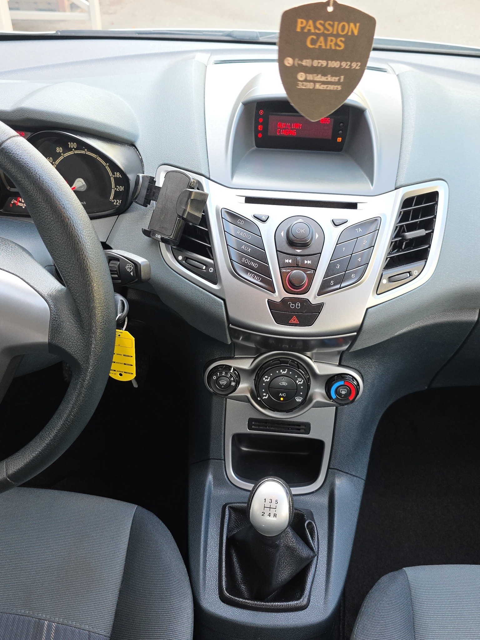FORD Fiesta 1.25 16V Ambiente-image-11