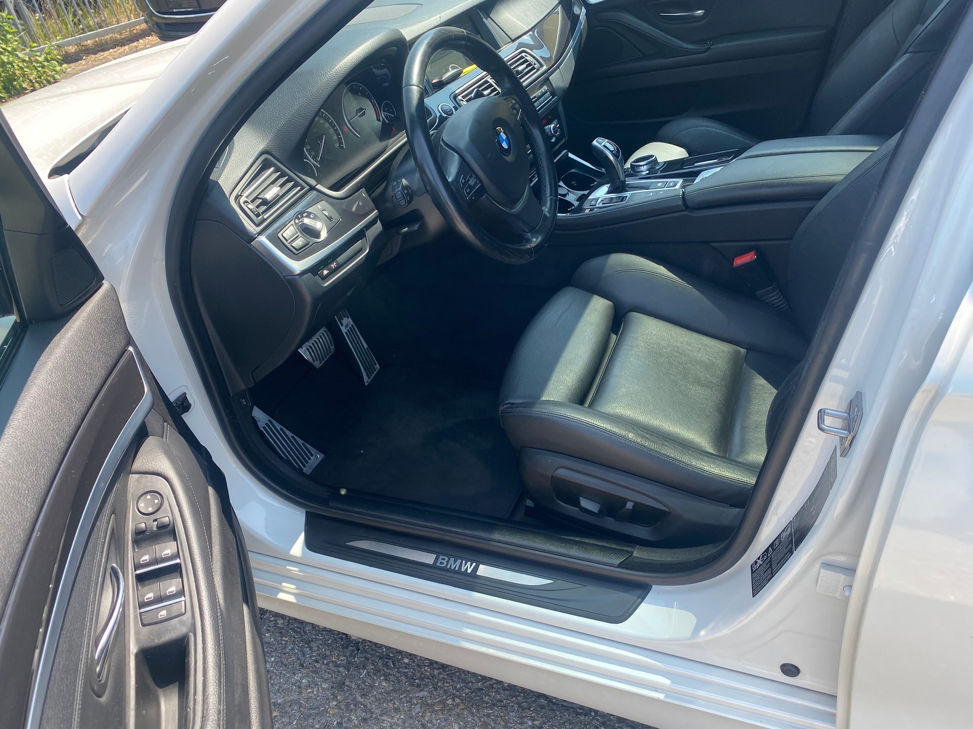 BMW 525d xDrive Luxury Line Steptronic-image-6