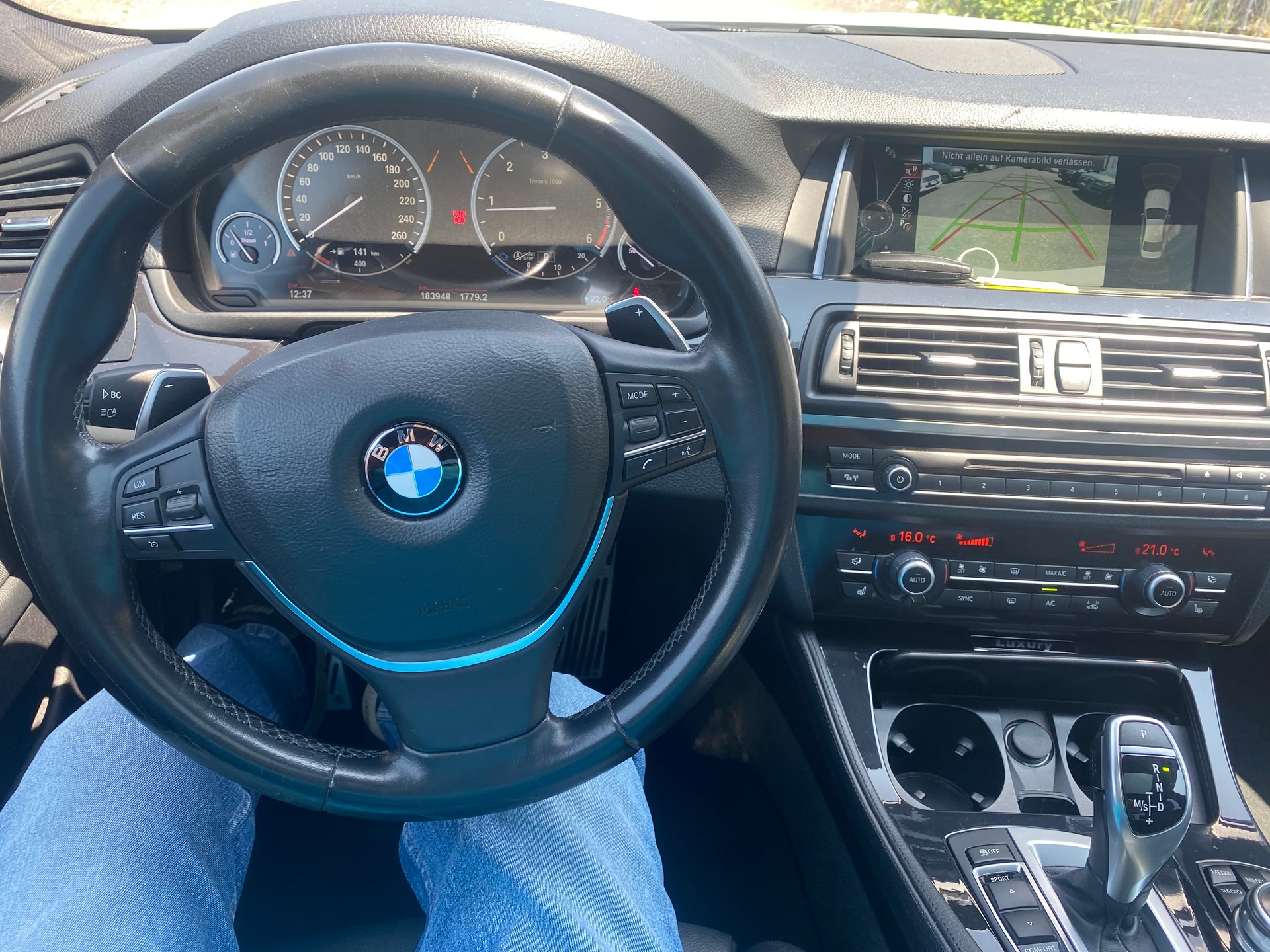 BMW 525d xDrive Luxury Line Steptronic-image-9