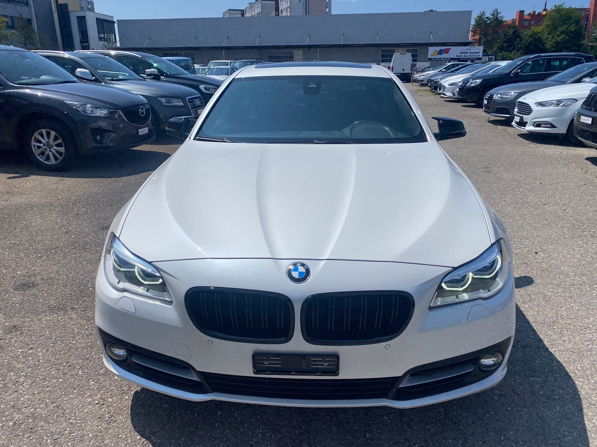 BMW 525d xDrive Luxury Line Steptronic-image-0