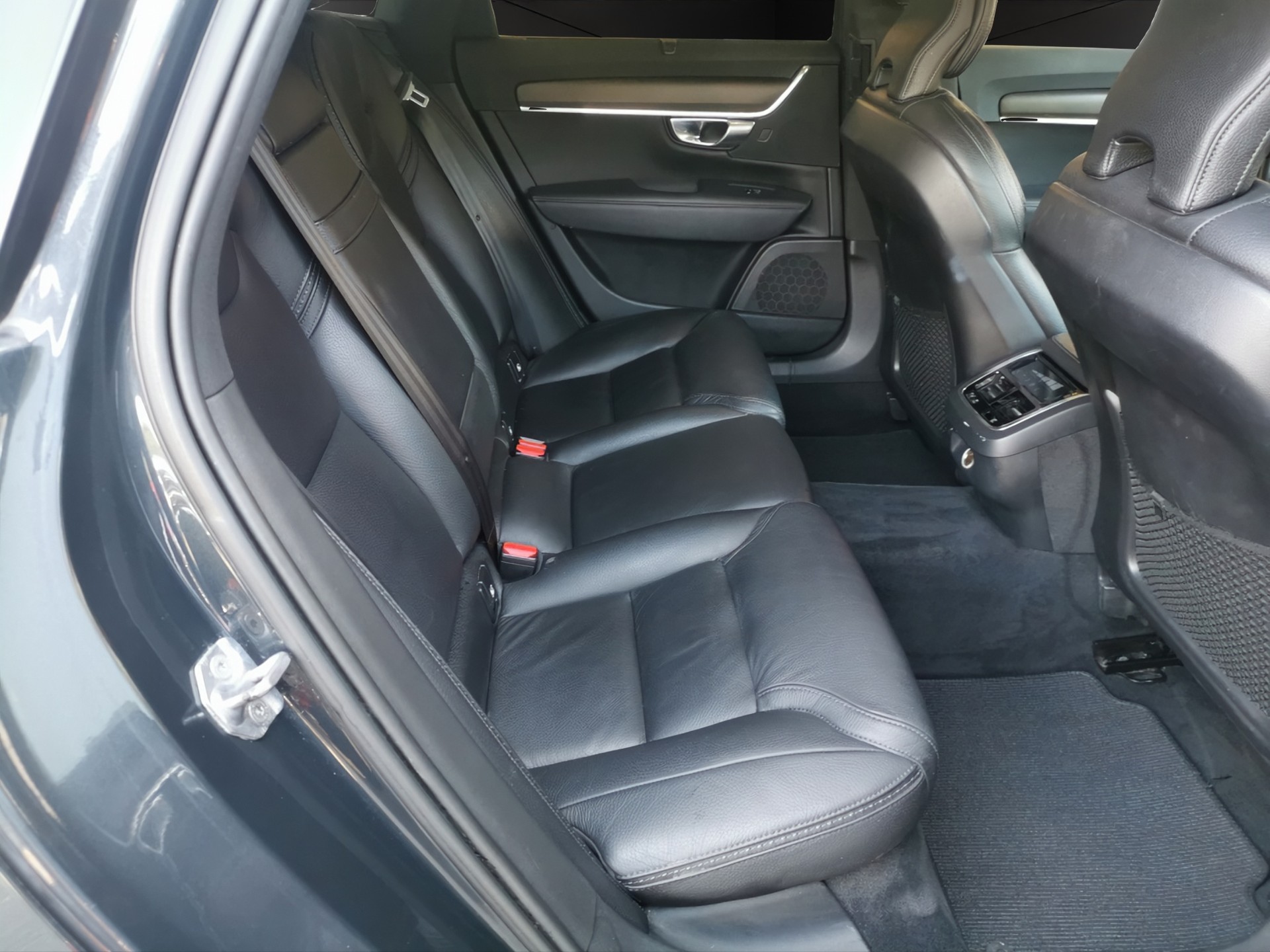 VOLVO V90 Cross Country D5 AWD Geartronic Powerpulse-image-17