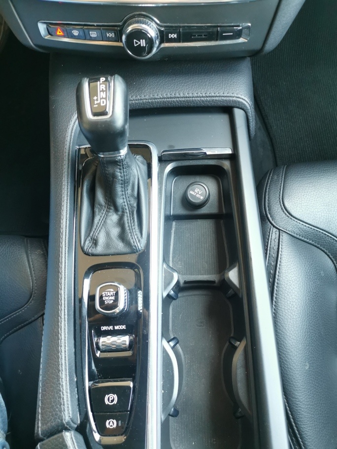 VOLVO V90 Cross Country D5 AWD Geartronic Powerpulse-image-23