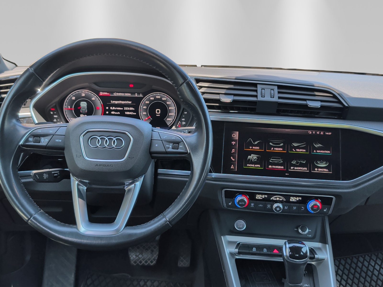 AUDI Q3 40 TDI advanced quattro S-tronic-image-9