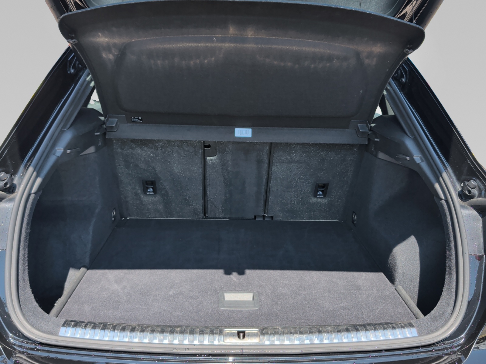 AUDI Q3 40 TDI advanced quattro S-tronic-image-11