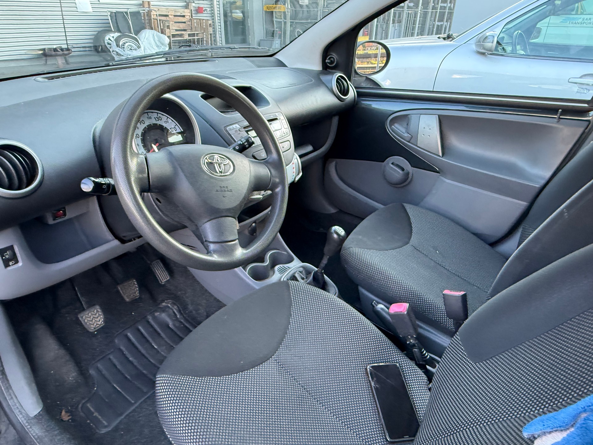 TOYOTA Aygo 1.0 Linea Sol-image-6