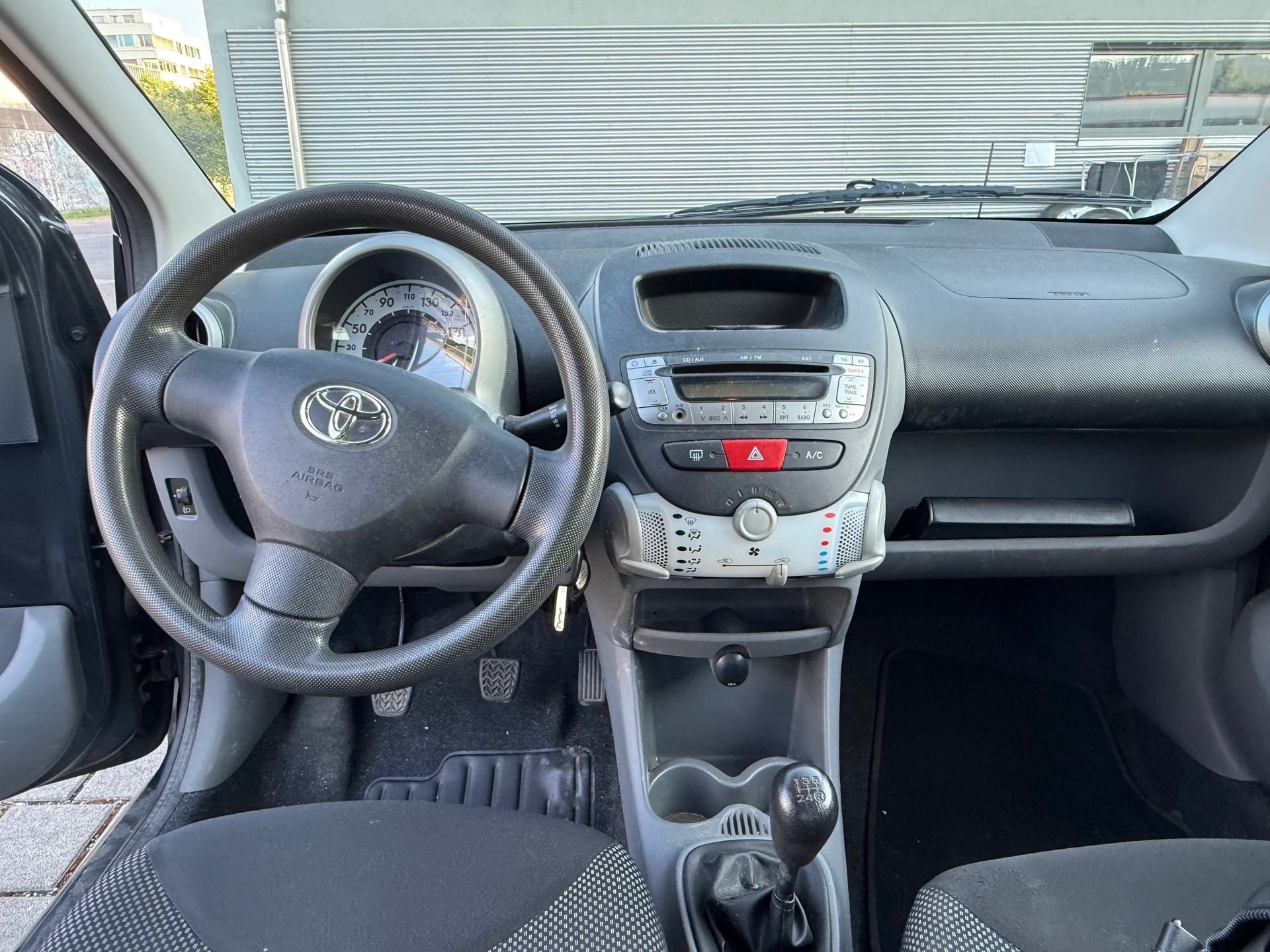TOYOTA Aygo 1.0 Linea Sol-image-8