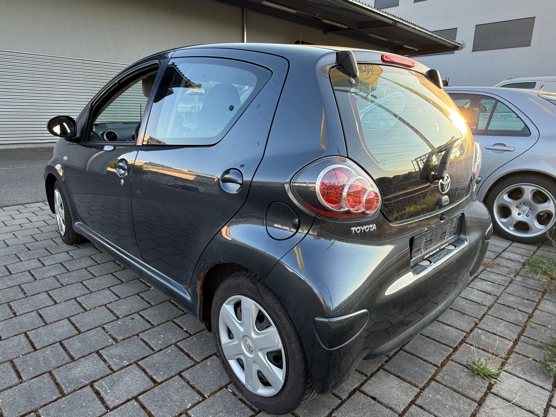 TOYOTA Aygo 1.0 Linea Sol-image-5