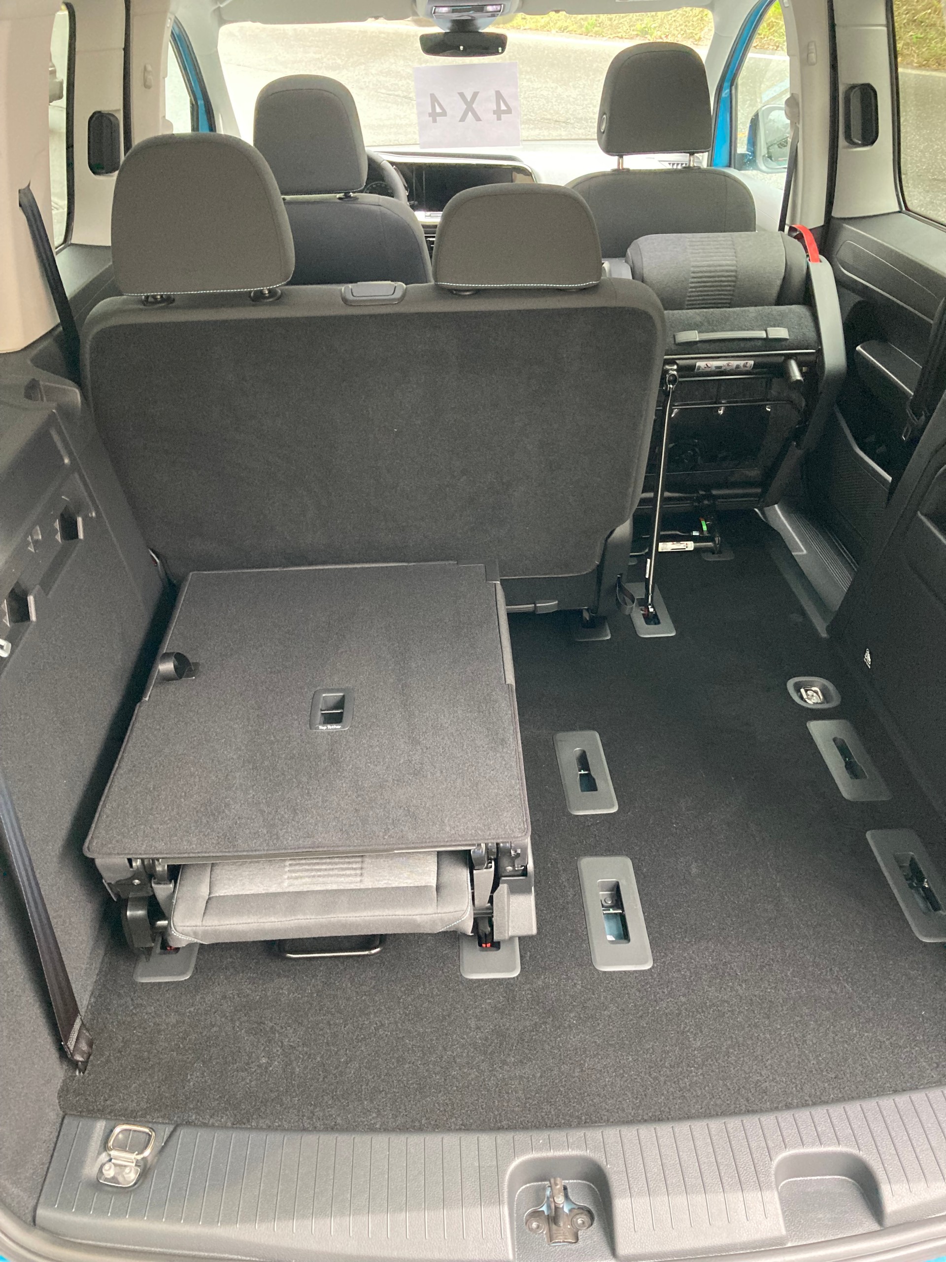 FORD Grand Tourneo Connect 2.0 EcoBlue AWD Active-image-19