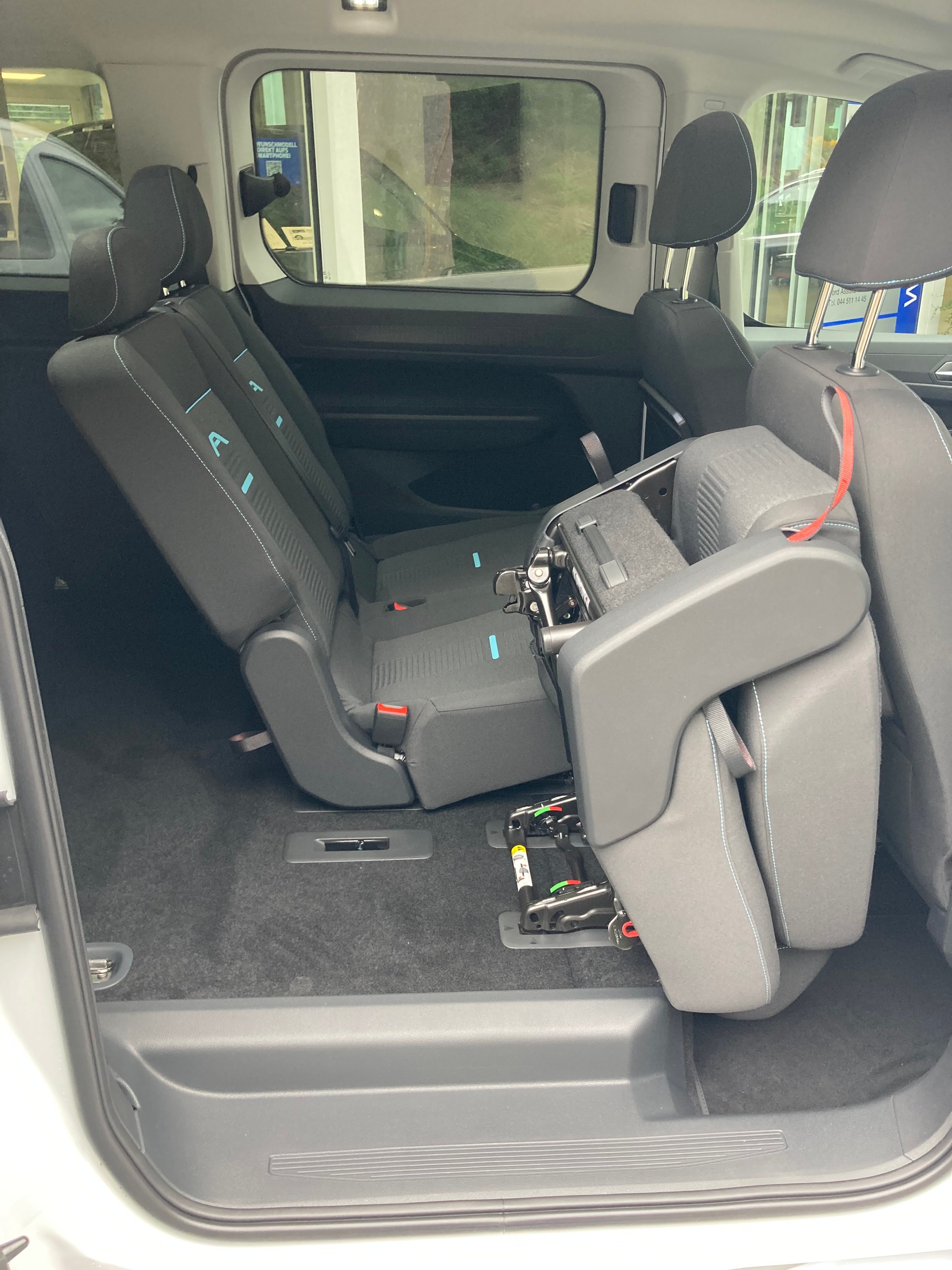 FORD Grand Tourneo Connect 2.0 EcoBlue AWD Active-image-14