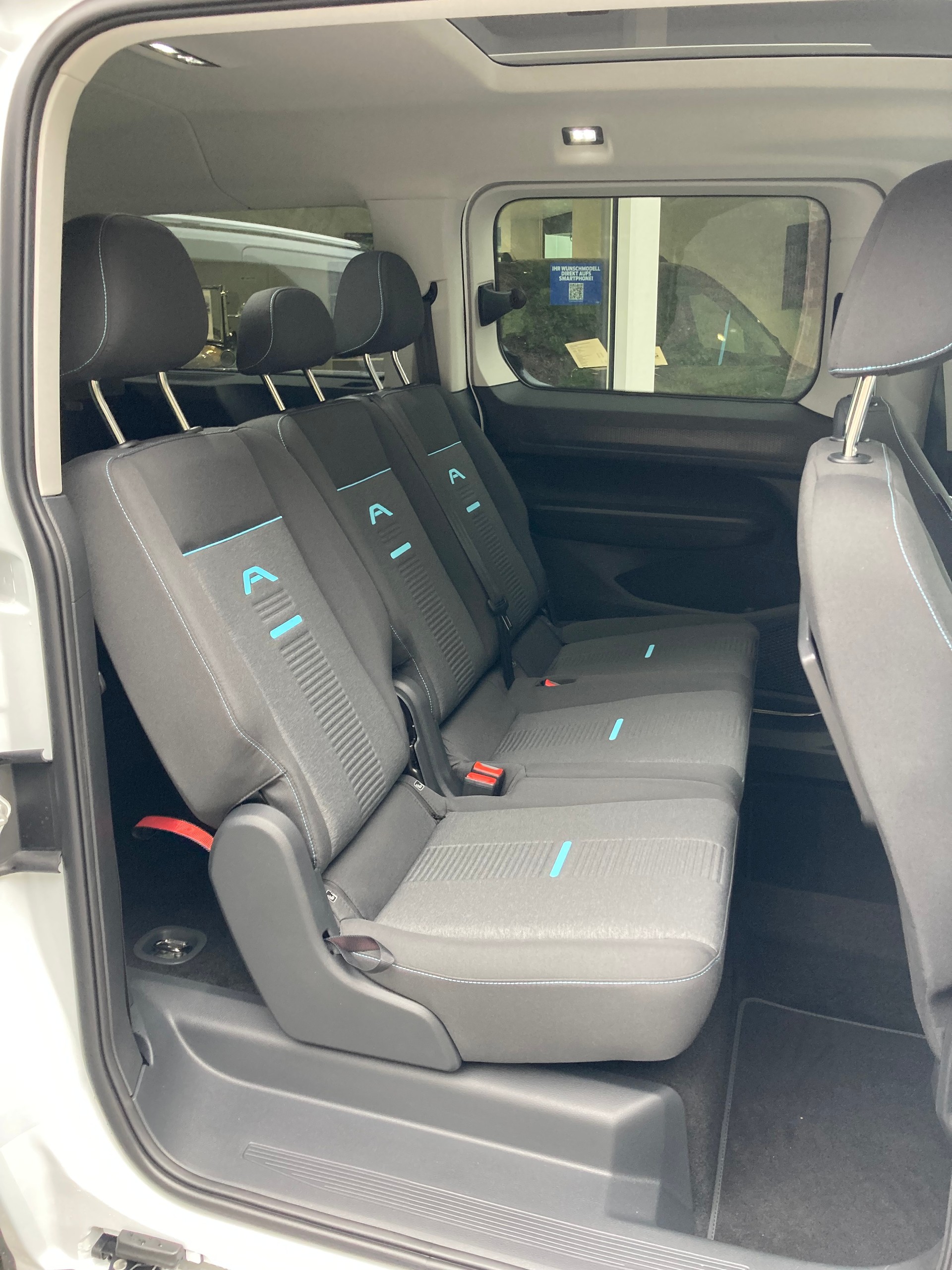 FORD Grand Tourneo Connect 2.0 EcoBlue AWD Active-image-13